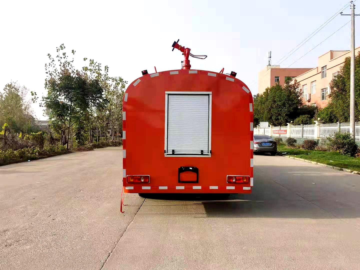 東風(fēng)六驅(qū)8噸森林消防車 東風(fēng)六驅(qū)8噸森林消防車