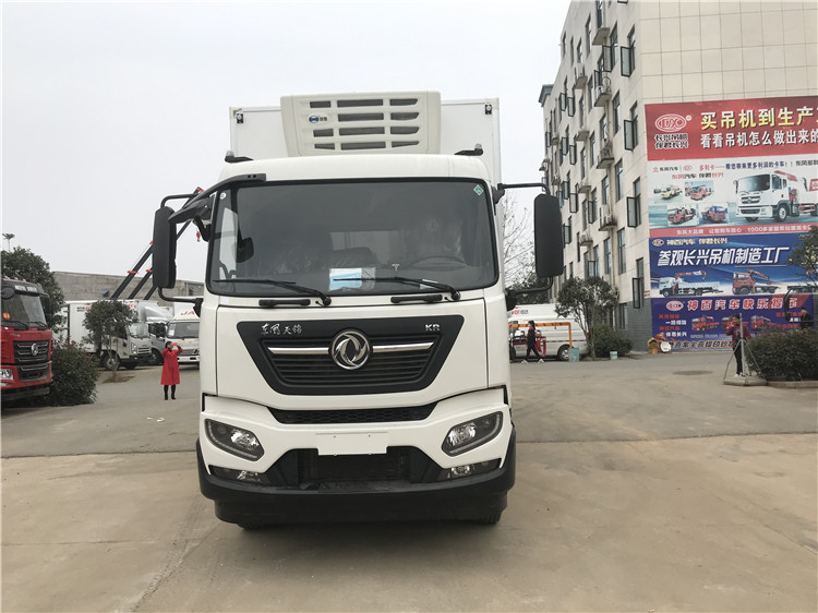 國(guó)六 東風(fēng)天錦小三軸7.7米冷藏車 國(guó)六 東風(fēng)天錦小三軸7.7米冷藏車