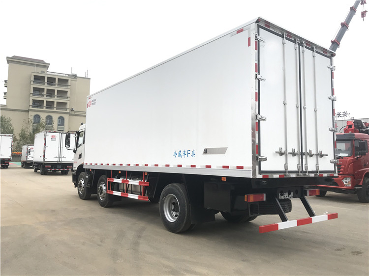 國(guó)六 東風(fēng)天錦小三軸7.7米冷藏車 國(guó)六 東風(fēng)天錦小三軸7.7米冷藏車