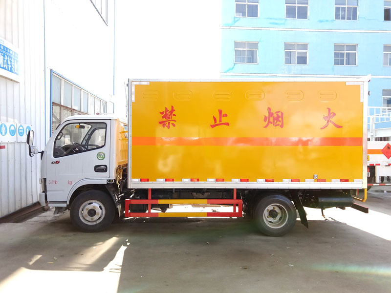 東風(fēng)(藍(lán)牌)爆破器材車 東風(fēng)(藍(lán)牌)爆破器材車