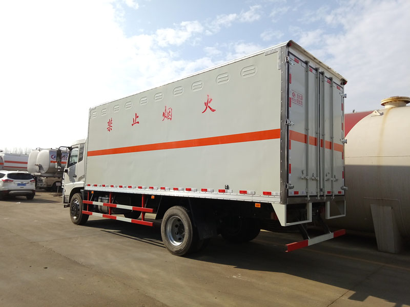 天錦6.6米(9.9噸)氣體廂式車 天錦6.6米(9.9噸)氣體廂式車
