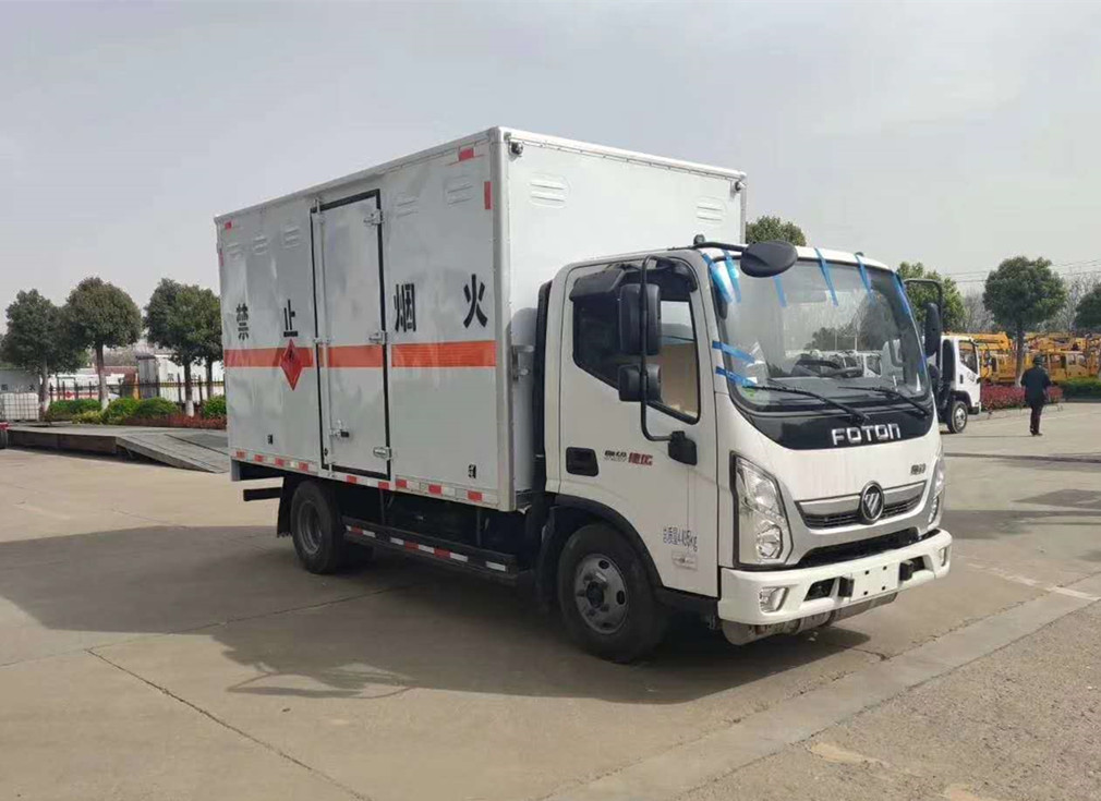 福田奧鈴4.2米危險(xiǎn)品廂式車 福田奧鈴4.2米危險(xiǎn)品廂式車