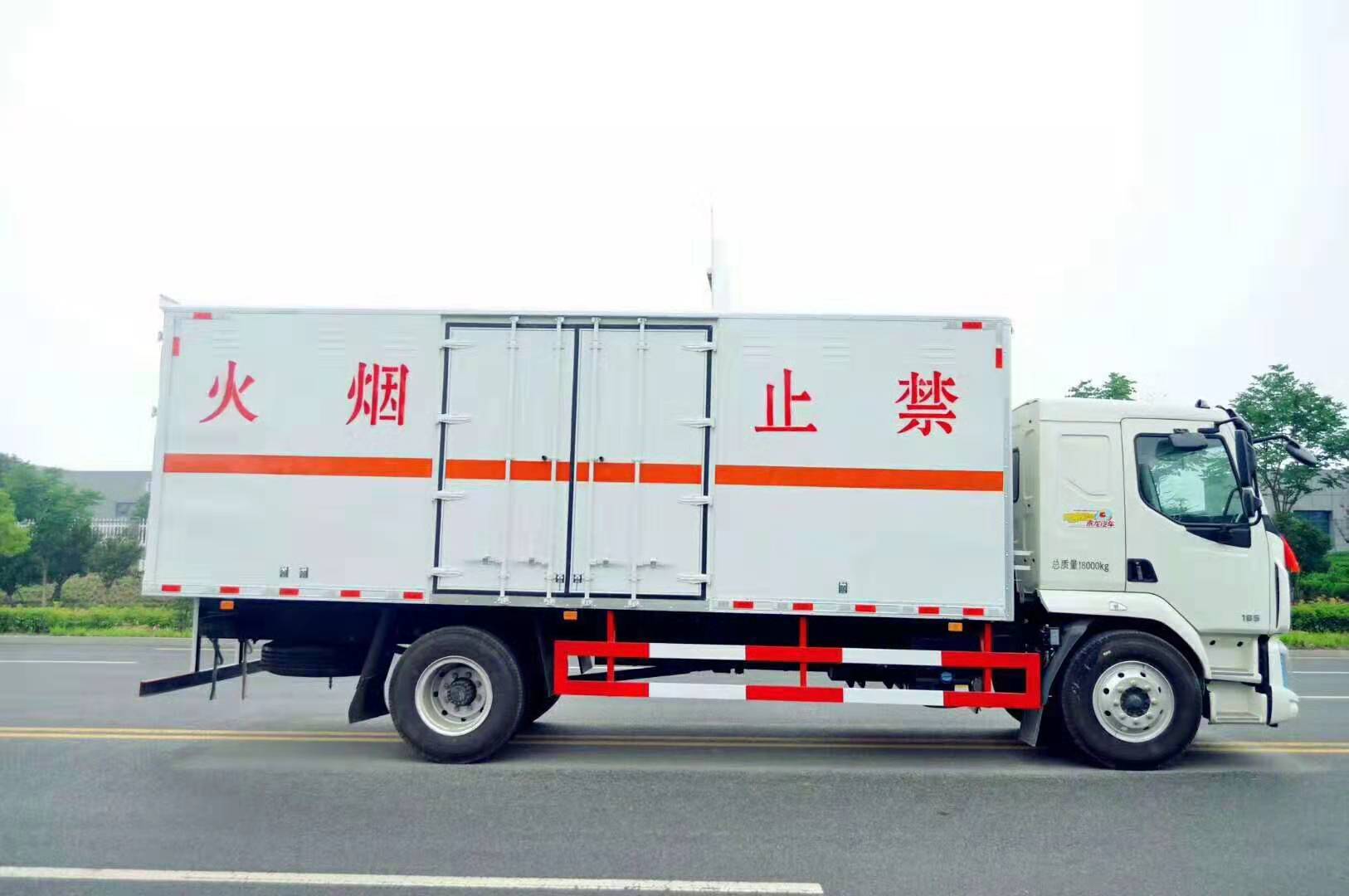 柳汽乘龍6.5米雜項危廢廂式運輸車 柳汽乘龍6.5米雜項危廢廂式運輸車