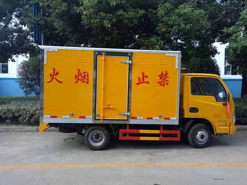躍進柴油3米3(藍牌)液體廂式車 躍進柴油3米3(藍牌)液體廂式車