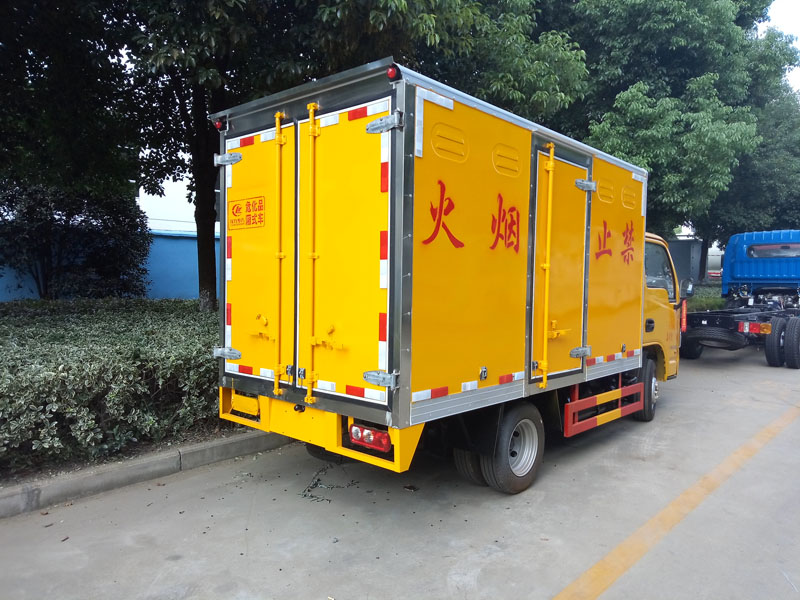 躍進柴油3米3(藍牌)液體廂式車 躍進柴油3米3(藍牌)液體廂式車