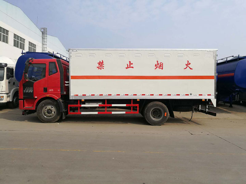 解放6米液體廂式運(yùn)輸車(chē) 解放6米液體廂式運(yùn)輸車(chē)