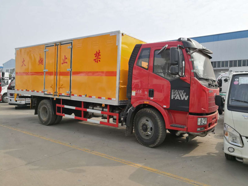解放6米液體廂式運(yùn)輸車(chē) 解放6米液體廂式運(yùn)輸車(chē)