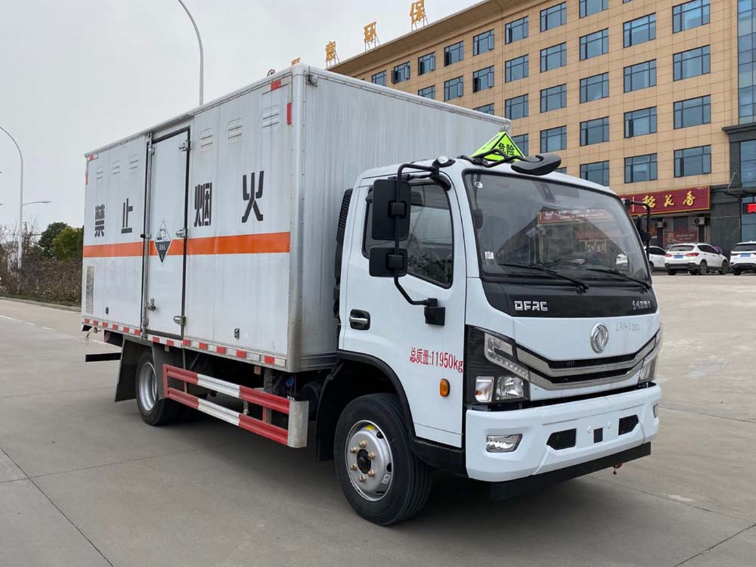 東風多利卡D7腐蝕性物品廂式運輸車 東風多利卡D7腐蝕性物品廂式運輸車