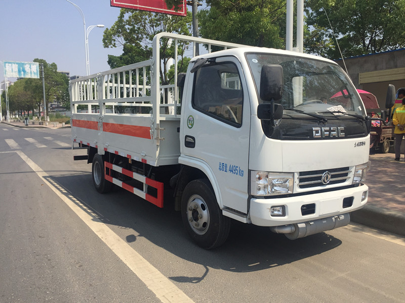 東風(fēng)多利卡4.1米(藍(lán)牌)氣瓶車 東風(fēng)多利卡4.1米(藍(lán)牌)氣瓶車