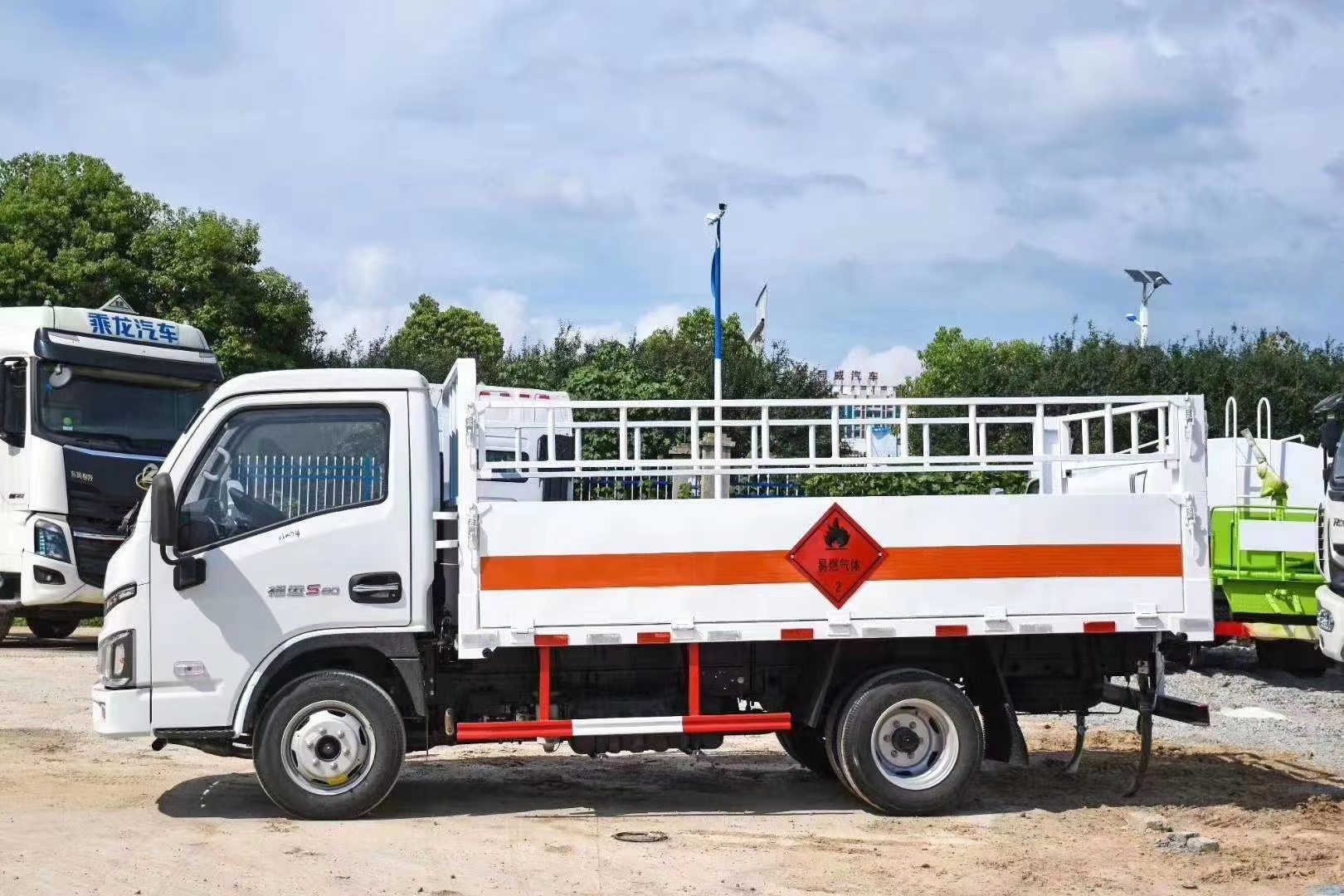躍進(jìn)國六柴油氣瓶運(yùn)輸車 躍進(jìn)國六柴油氣瓶運(yùn)輸車