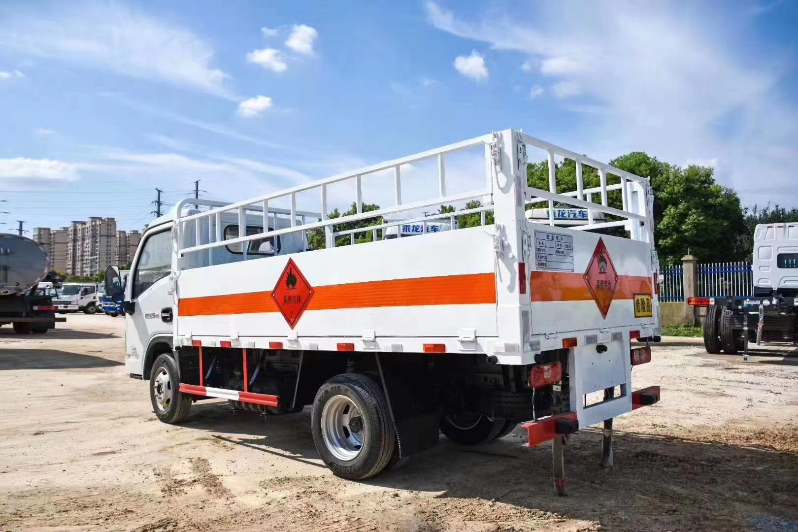 躍進(jìn)國六柴油氣瓶運(yùn)輸車 躍進(jìn)國六柴油氣瓶運(yùn)輸車