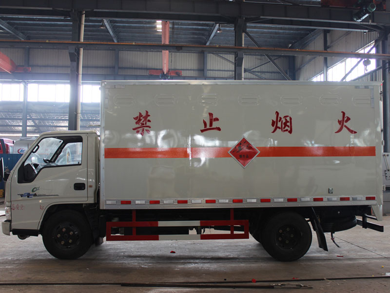 江鈴4米2(藍牌)雜項危險品廂式車 江鈴4米2(藍牌)雜項危險品廂式車