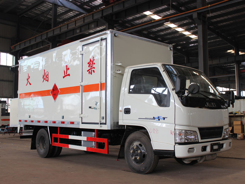 江鈴4米2(藍牌)雜項危險品廂式車 江鈴4米2(藍牌)雜項危險品廂式車