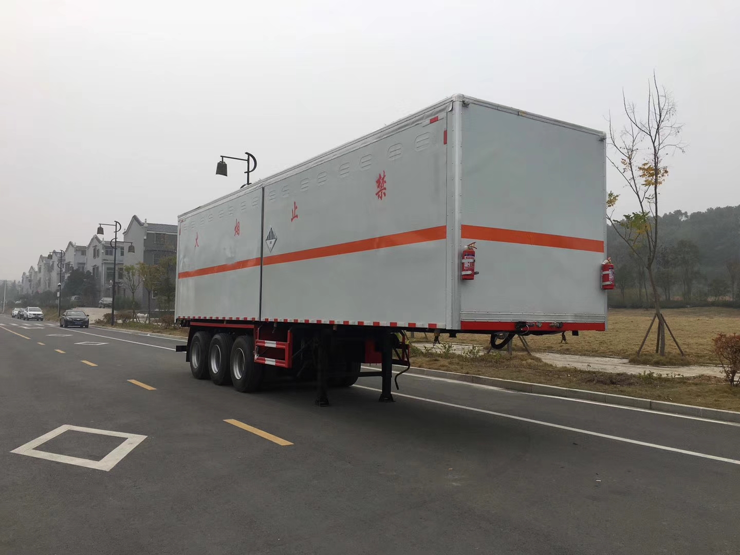 雜項危險品半掛廂式運輸車 雜項危險品半掛廂式運輸車