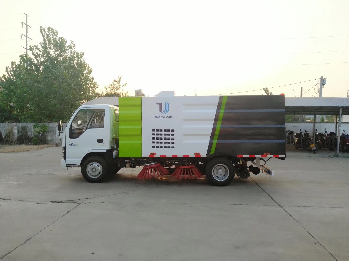 五十鈴掃路車4方塵箱/1.5立方水箱 五十鈴掃路車4方塵箱/1.5立方水箱