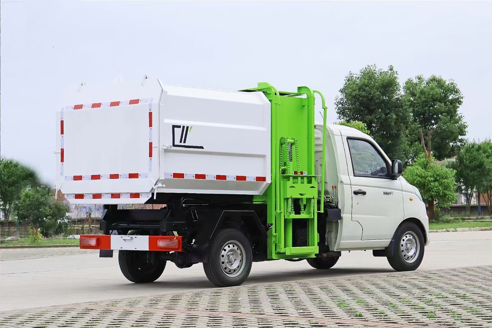 國六福田祥菱4方藍牌掛桶垃圾車 國六福田祥菱4方藍牌掛桶垃圾車