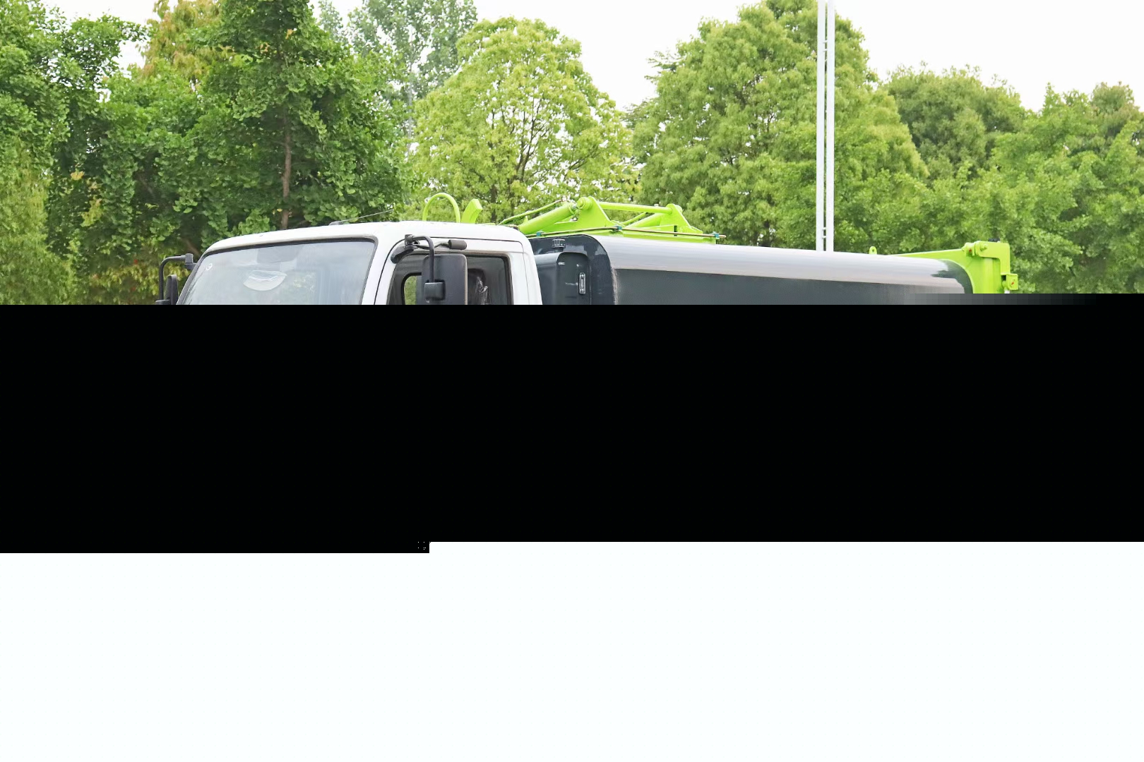 東風小多利卡7方側裝掛桶壓縮垃圾車