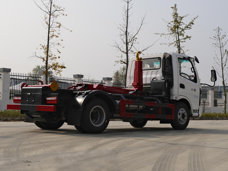 奧馳勾臂垃圾車(chē) 奧馳勾臂垃圾車(chē)