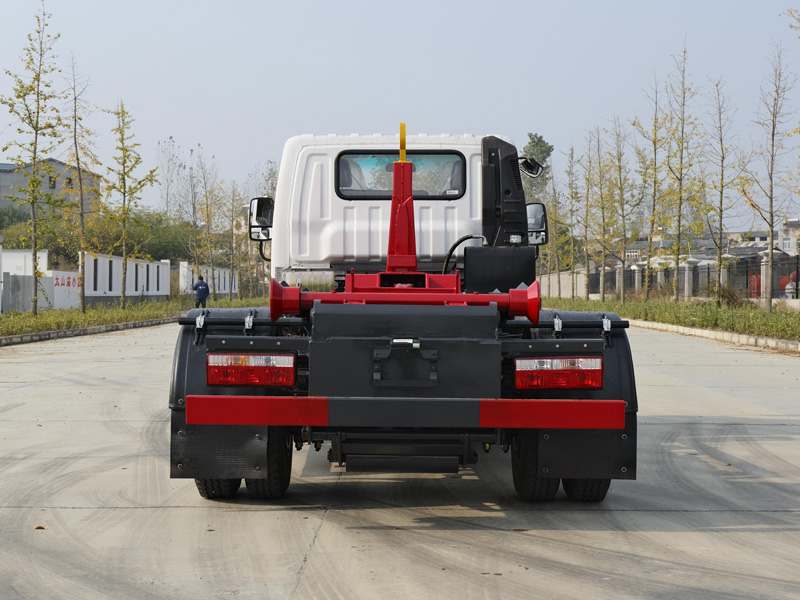 奧馳勾臂垃圾車(chē) 奧馳勾臂垃圾車(chē)