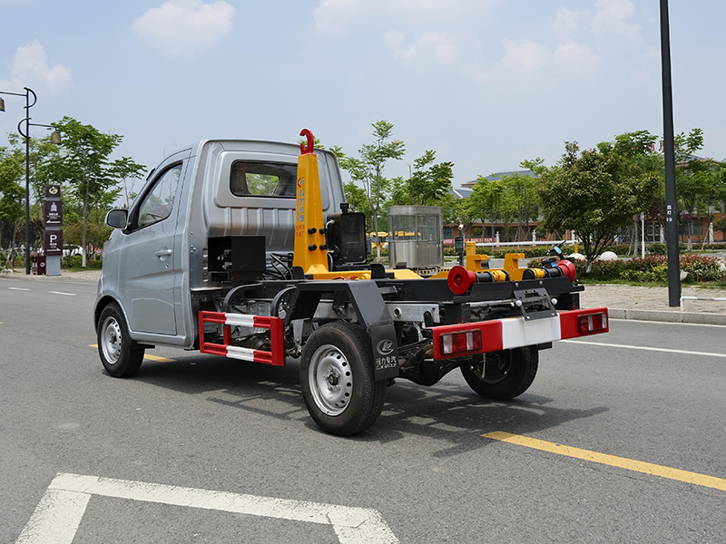 長(zhǎng)安2900勾臂垃圾車 長(zhǎng)安2900勾臂垃圾車