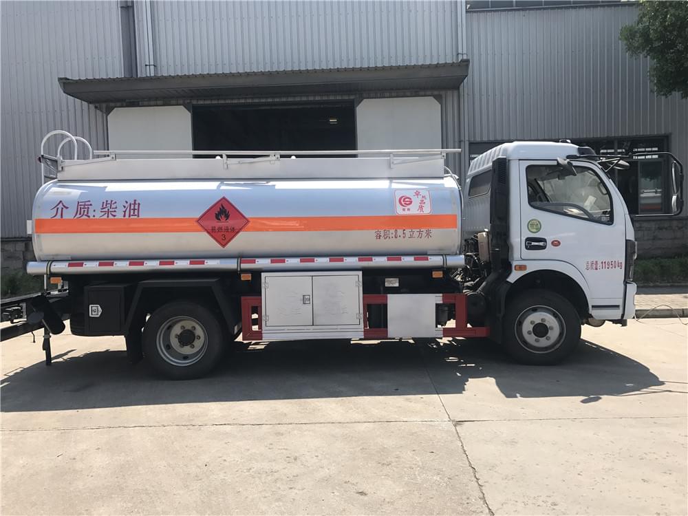 8.5方國六東風凱普特油罐車 8.5方國六東風凱普特油罐車