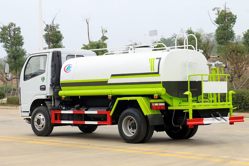 國(guó)六東風(fēng)小福瑞卡 5噸 灑水車 國(guó)六東風(fēng)小福瑞卡 5噸 灑水車