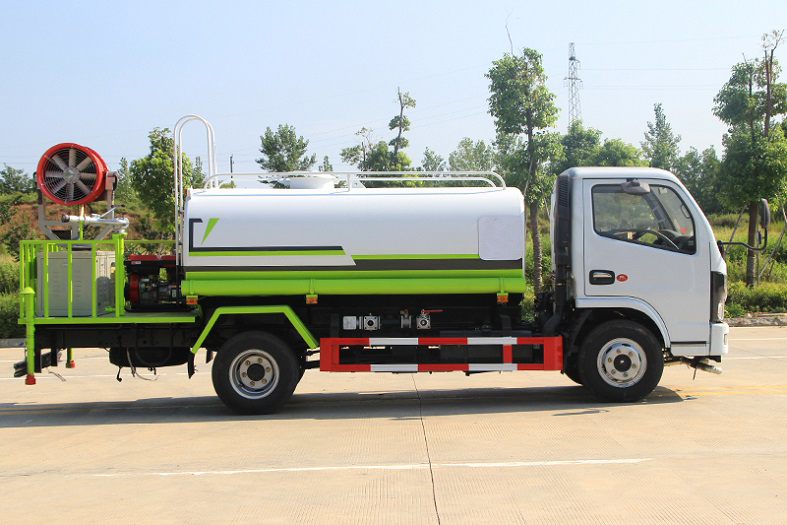 東風小多利卡5噸噴霧灑水車 東風小多利卡5噸噴霧灑水車