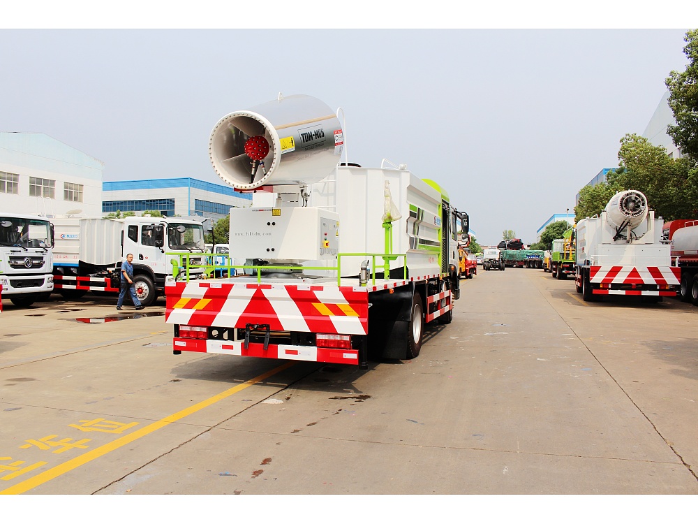 東風專底噴霧霧炮車國六10立方/50-100米霧炮 東風專底噴霧霧炮車國六10立方/50-100米霧炮