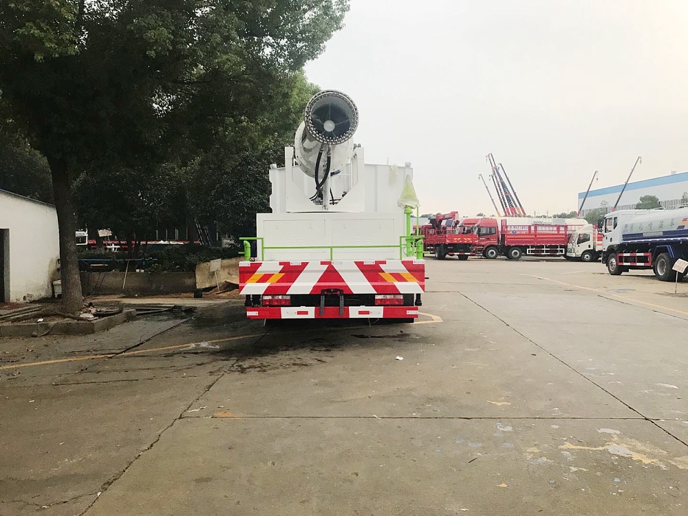 東風專底噴霧霧炮車國六10立方/50-100米霧炮 東風專底噴霧霧炮車國六10立方/50-100米霧炮