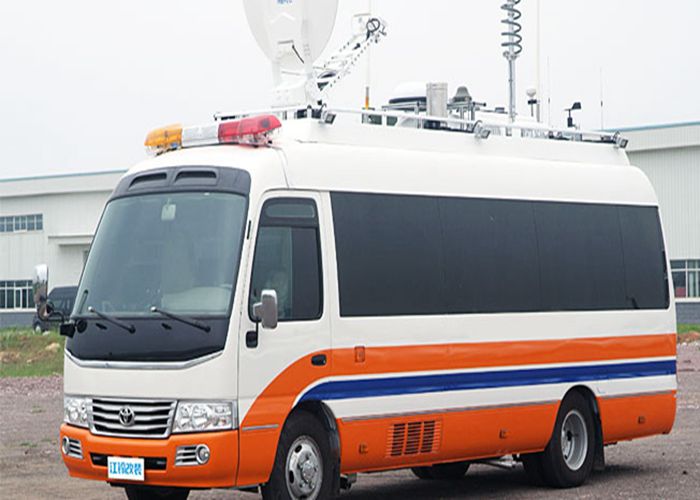 衛星通信車 衛星通信車