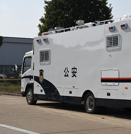 大型通信指揮車 大型通信指揮車