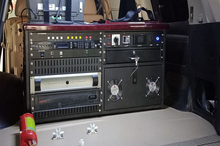 越野型通信車 越野型通信車