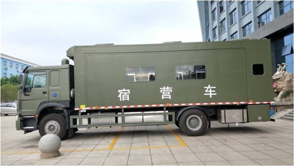 重汽豪沃24人宿營車 重汽豪沃24人宿營車