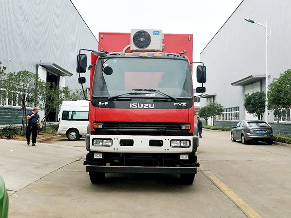 五十鈴后雙橋淋浴車 五十鈴后雙橋淋浴車