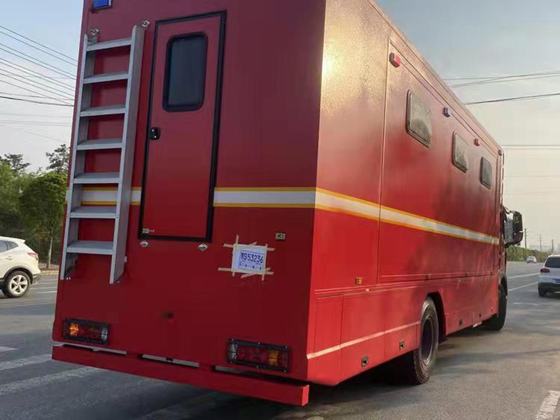 移動(dòng)廁所車 移動(dòng)廁所車