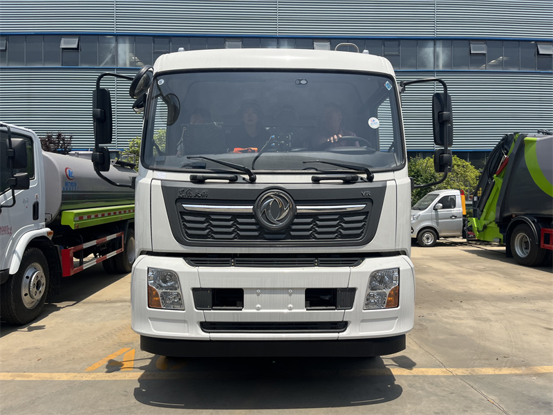 18方東風天錦壓縮式垃圾車 18方東風天錦壓縮式垃圾車