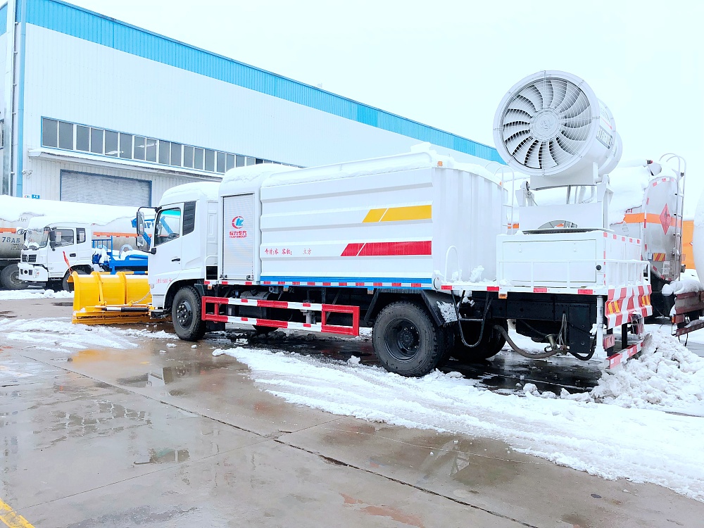 東風天錦多功能抑塵除雪車 東風天錦多功能抑塵除雪車
