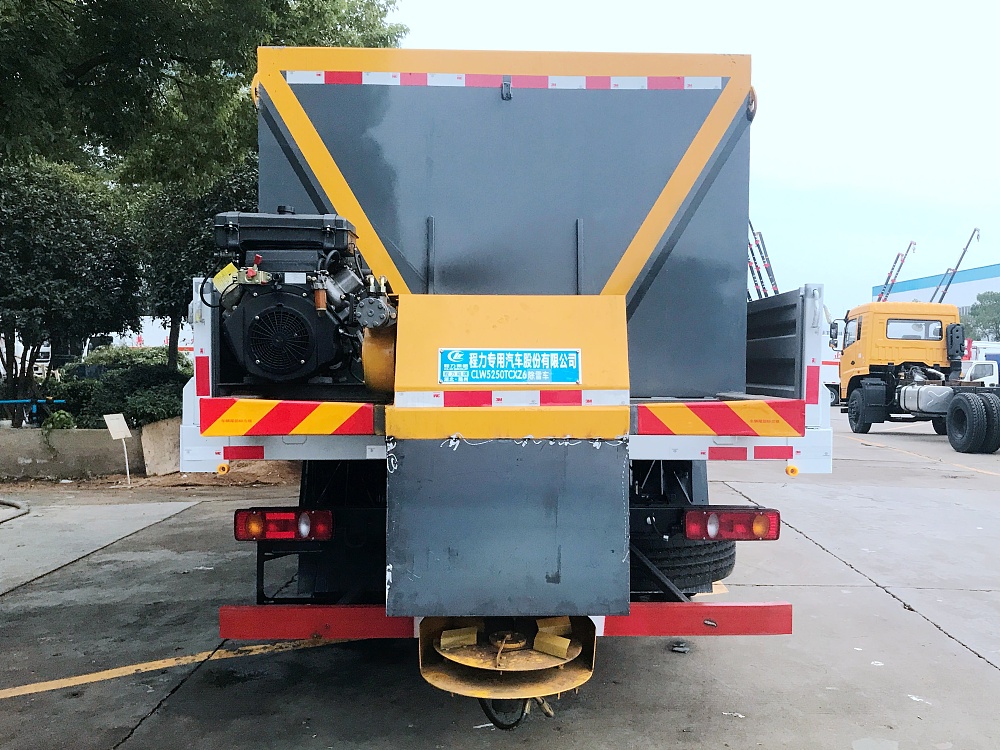 8立方融雪劑撒布機(jī)CLW-SBJ-8000 8立方融雪劑撒布機(jī)CLW-SBJ-8000