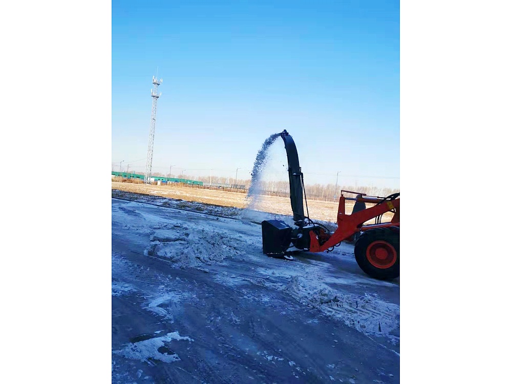 裝載機(jī)拋雪機(jī) 裝載機(jī)拋雪機(jī)